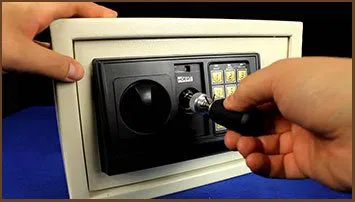 	Arlington Lock And Safes Arlington, VA 703-663-7401